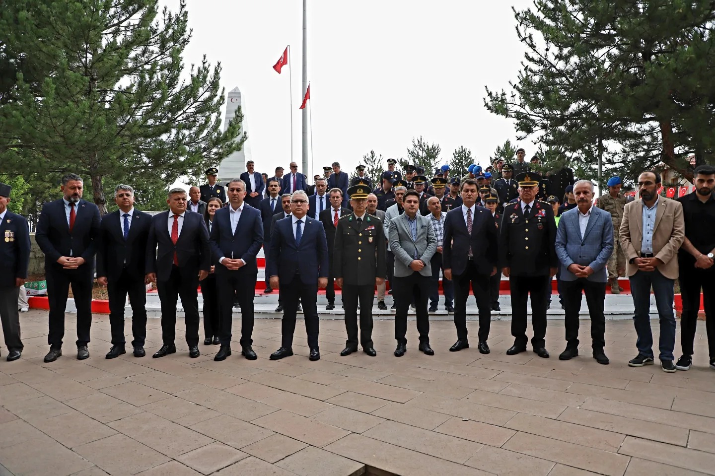 15 TEMMUZ DEMOKRASİ VE MİLLİ BİRLİK GÜNÜ KAPSAMINDA ŞEHİTLİK ZİYARETİ